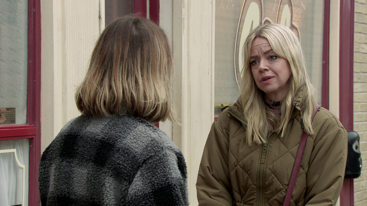 Coronation Street's Toyah is talking to Abi on the Street