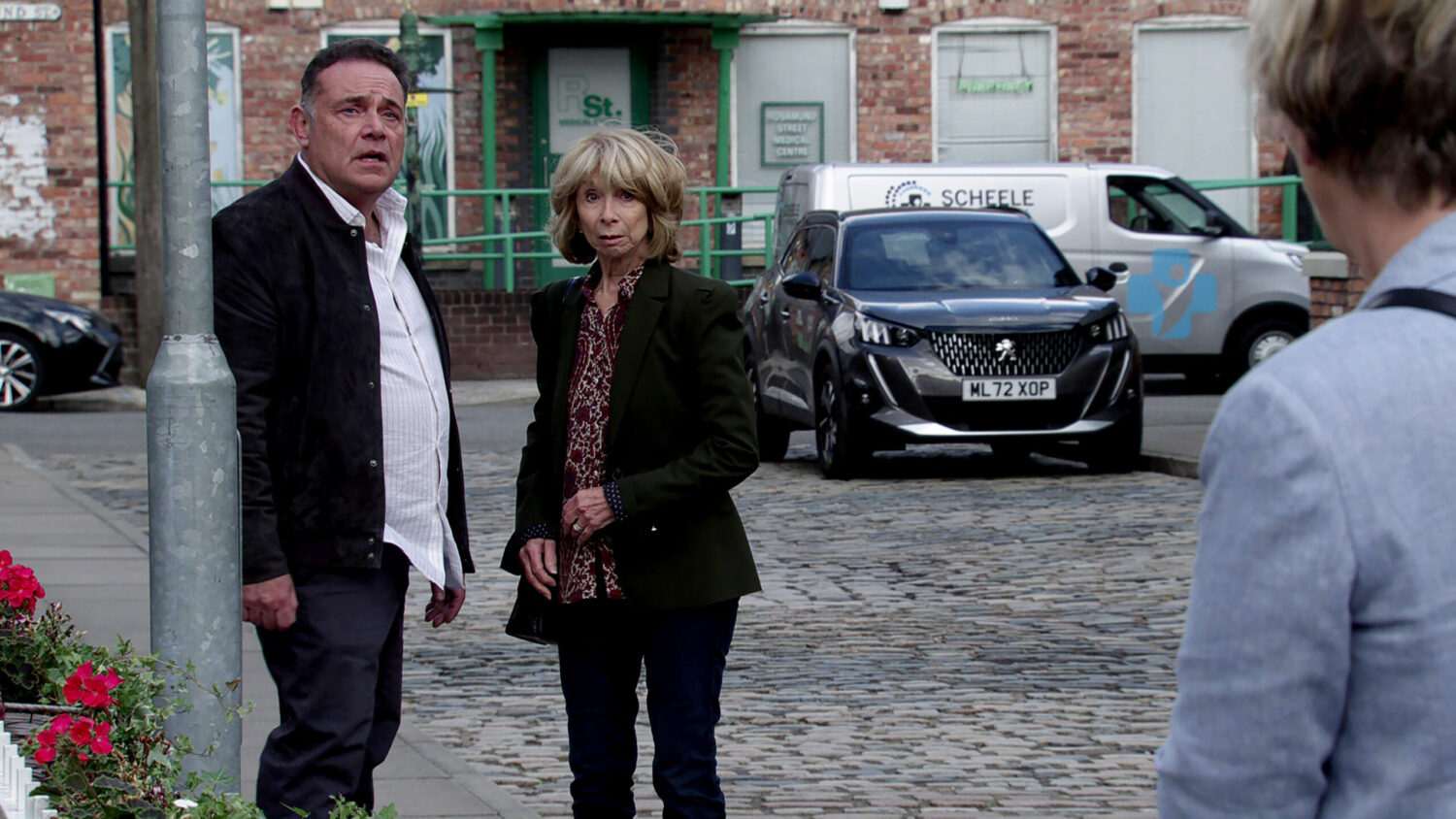 Gail and Jesse meet on Coronation Street