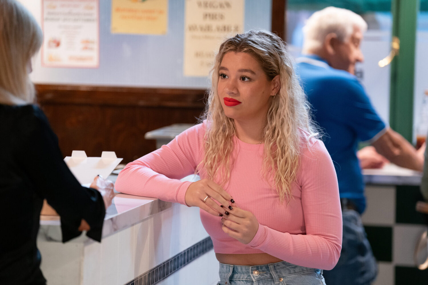 EastEnders' Anna is talking to Cindy