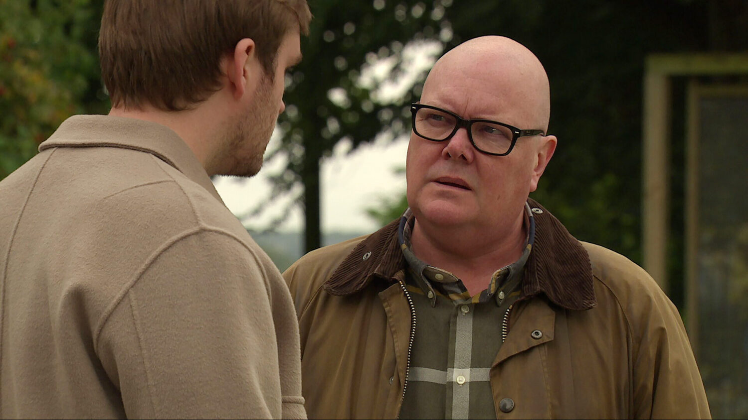 Paddy and Tom serious in Emmerdale