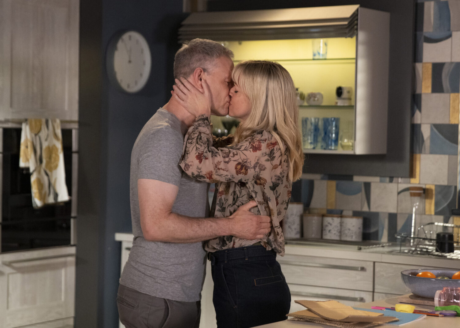 Nick and Toyah kiss in Coronation Street