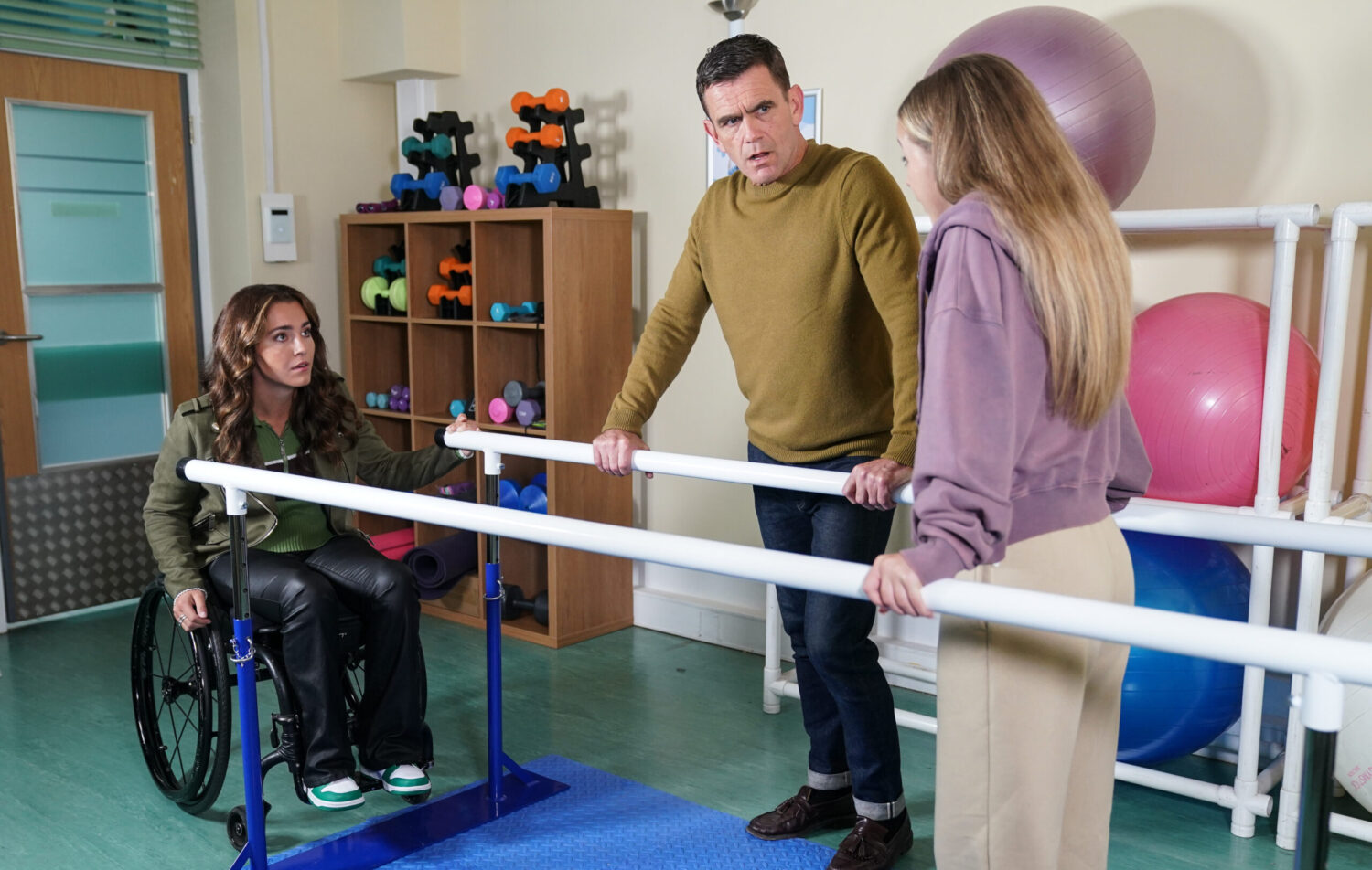 Amy argues with Penny