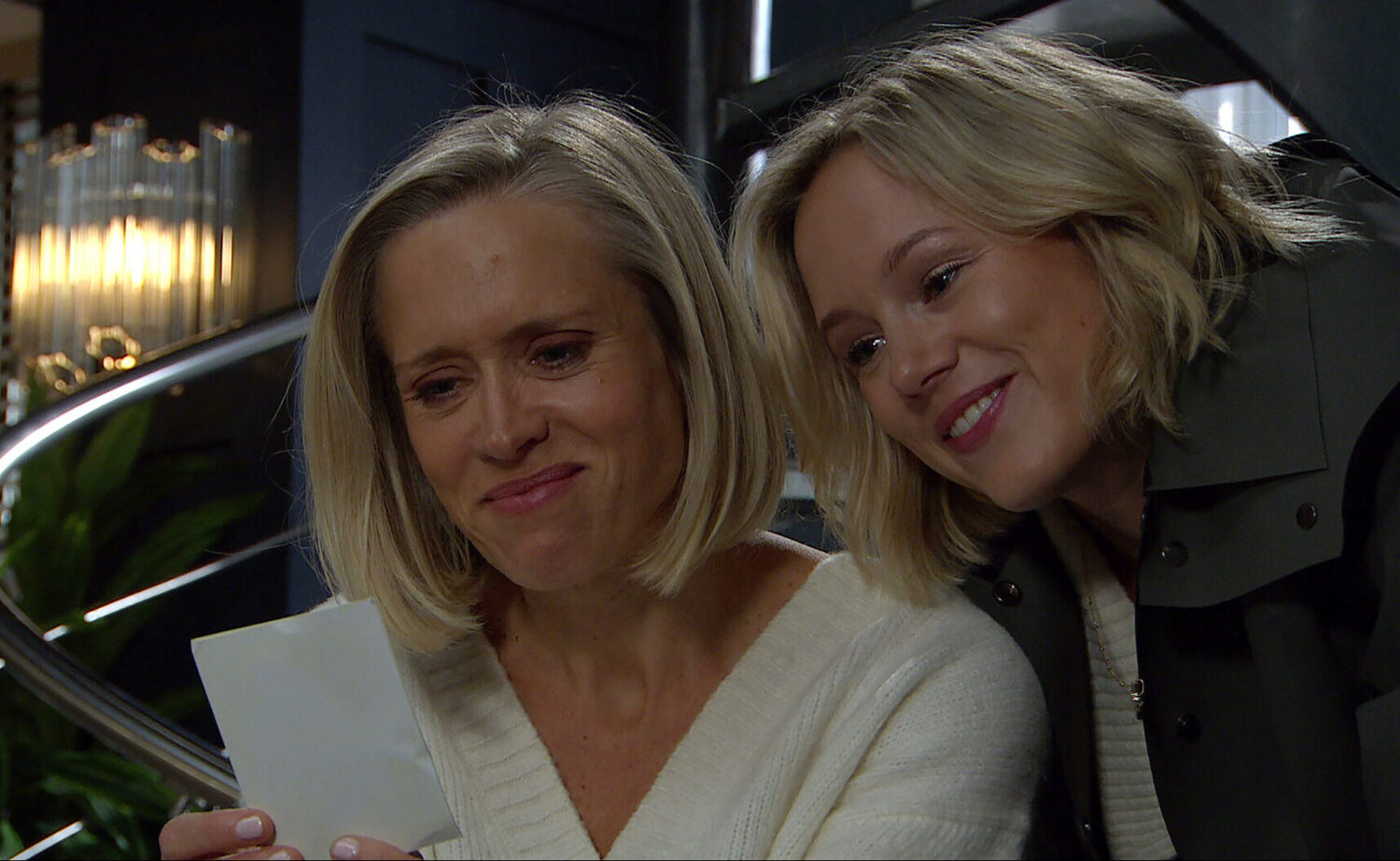 On-screen mum Beth led the congratulations (Credit: ITV)