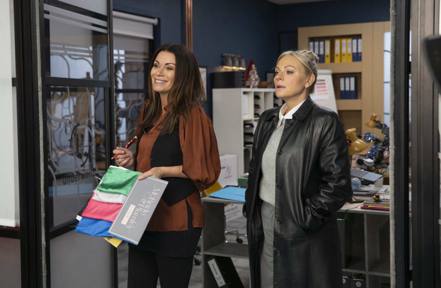 Carla, Lisa, factory